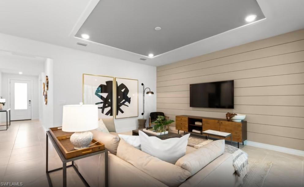 HAMPTON LAKES - Residential