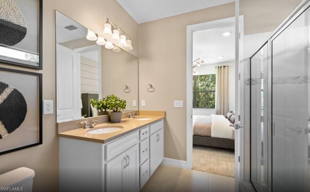 HAMPTON LAKES - Residential