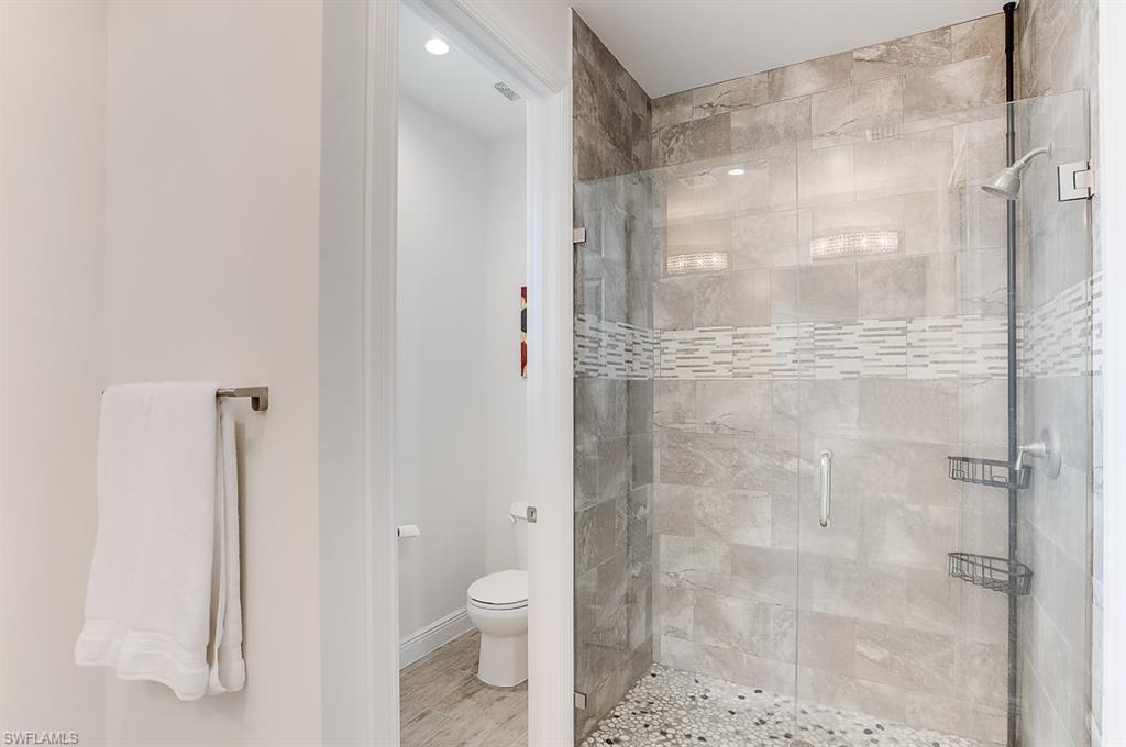 SANDY HOLLOW - Residential