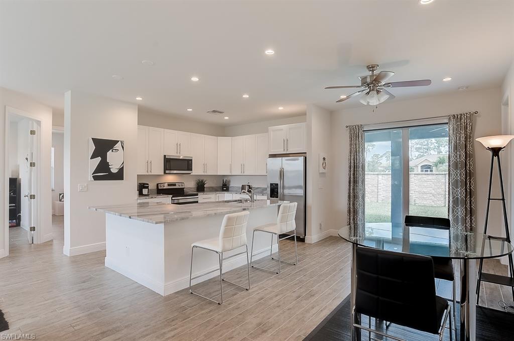 SANDY HOLLOW - Residential