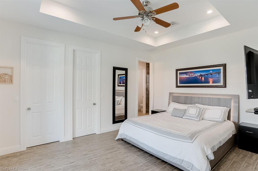 SANDY HOLLOW - Residential