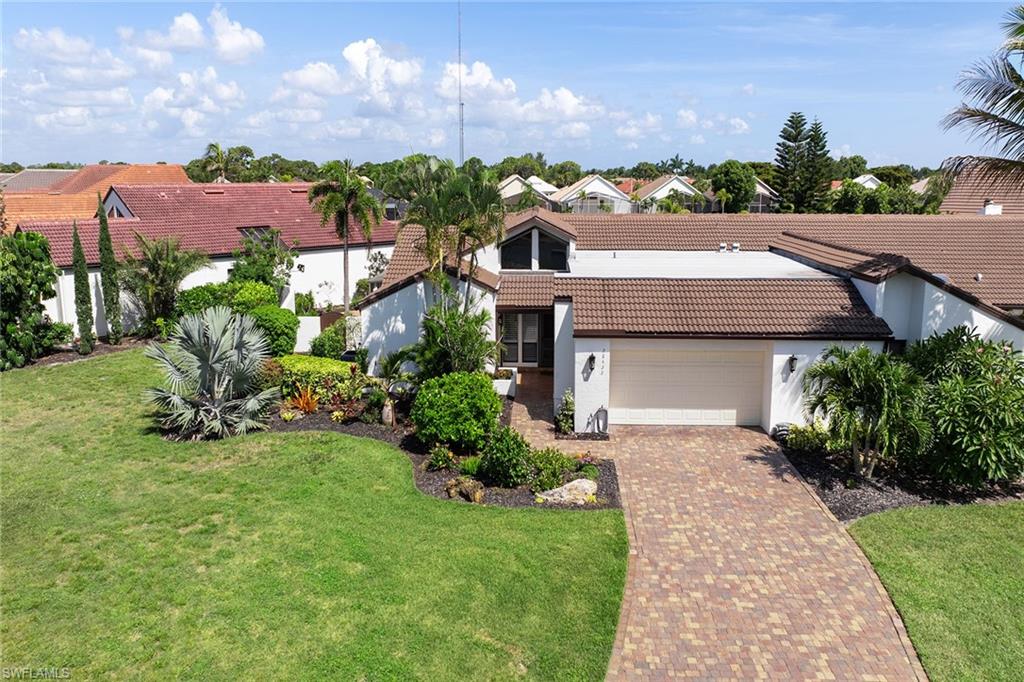 LAKE CLUB VILLAS - Residential