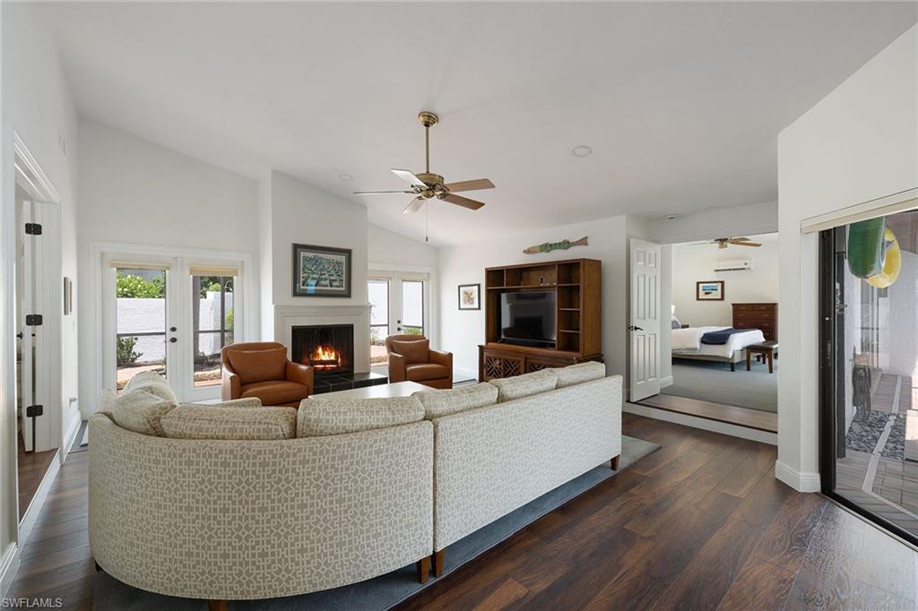 LAKE CLUB VILLAS - Residential