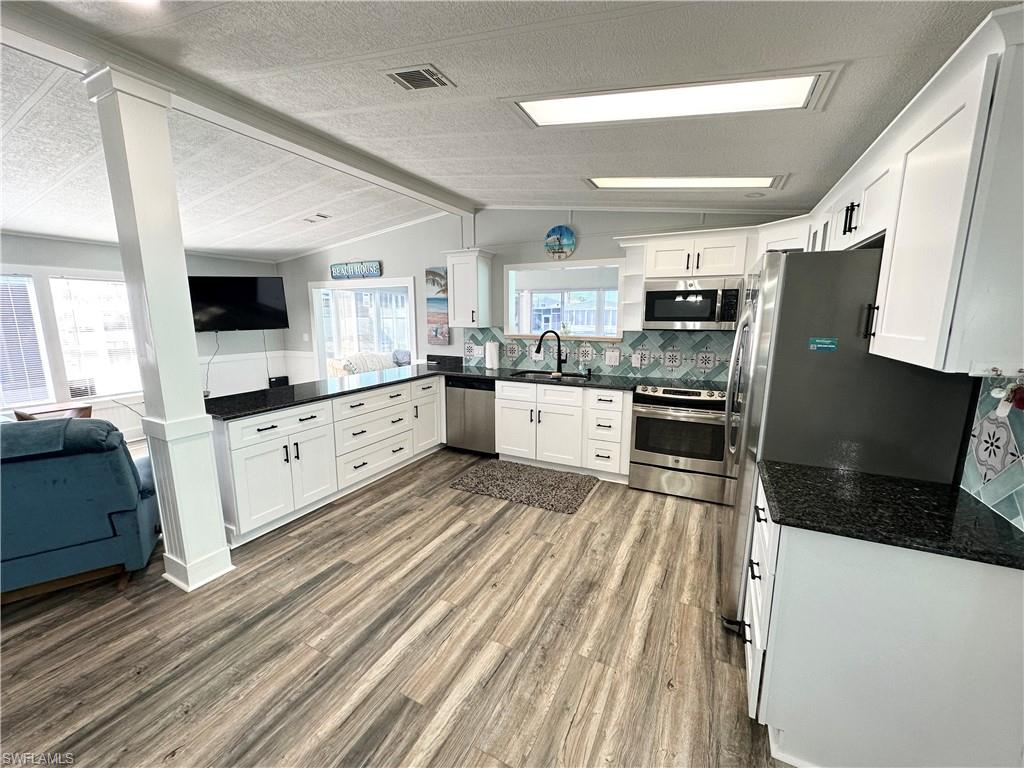 BAYSIDE ESTATES - Residential