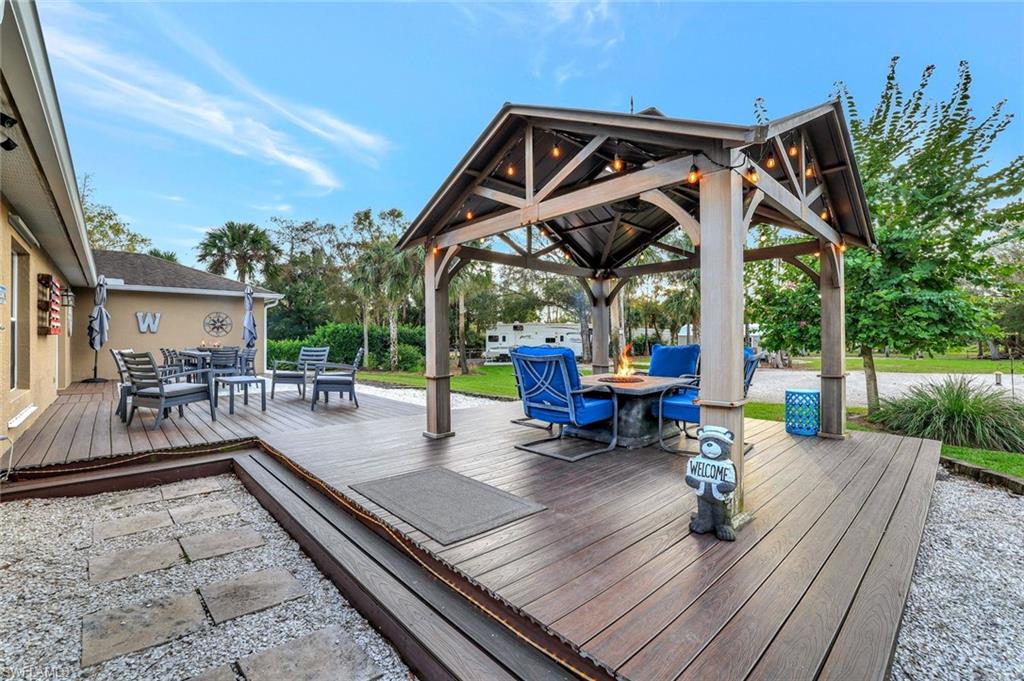 GOLDEN GATE ESTATES - Residential