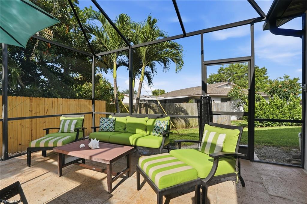 NAPLES TWIN LAKES - Residential