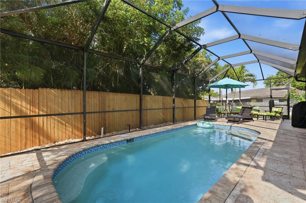 NAPLES TWIN LAKES - Residential