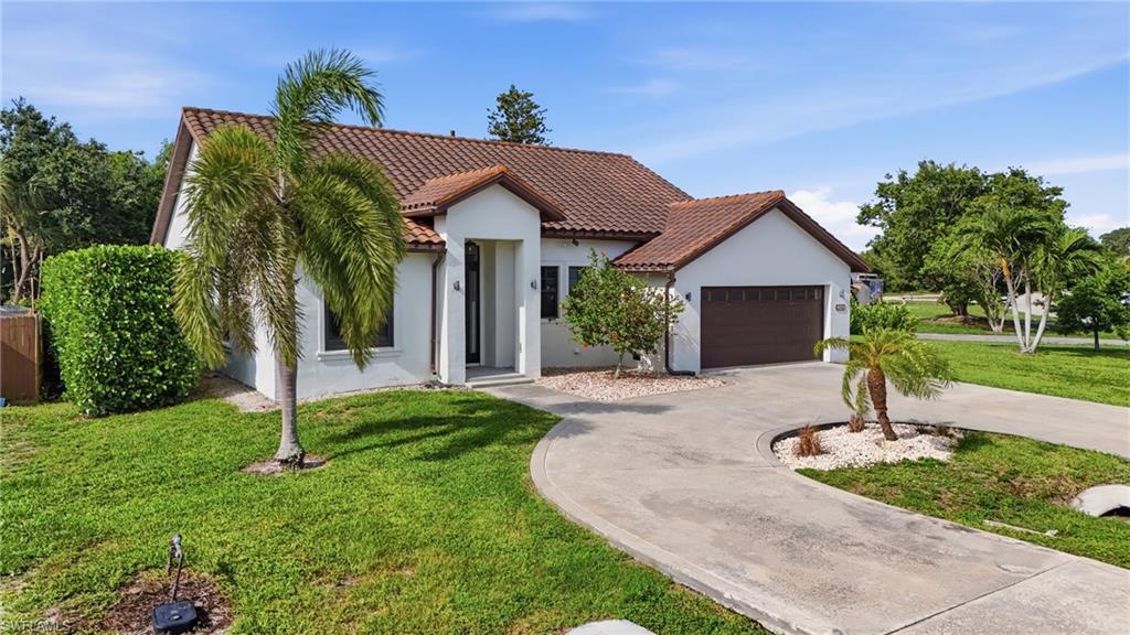 NAPLES TWIN LAKES - Residential