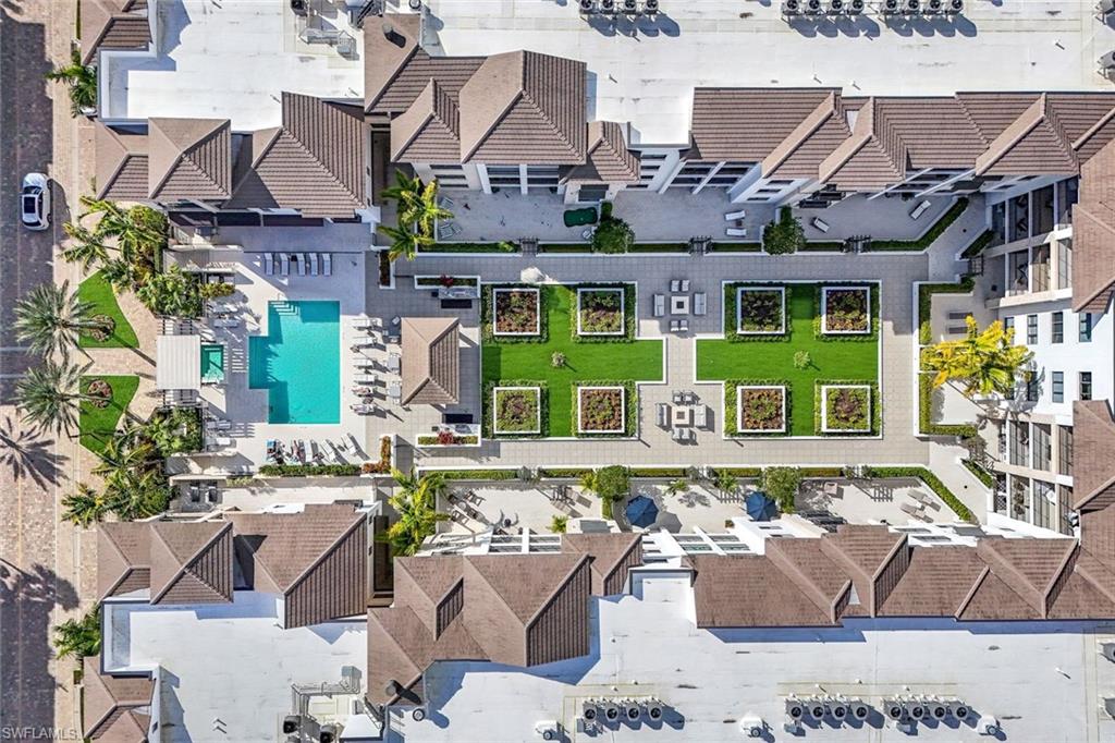 NAPLES SQUARE - Residential