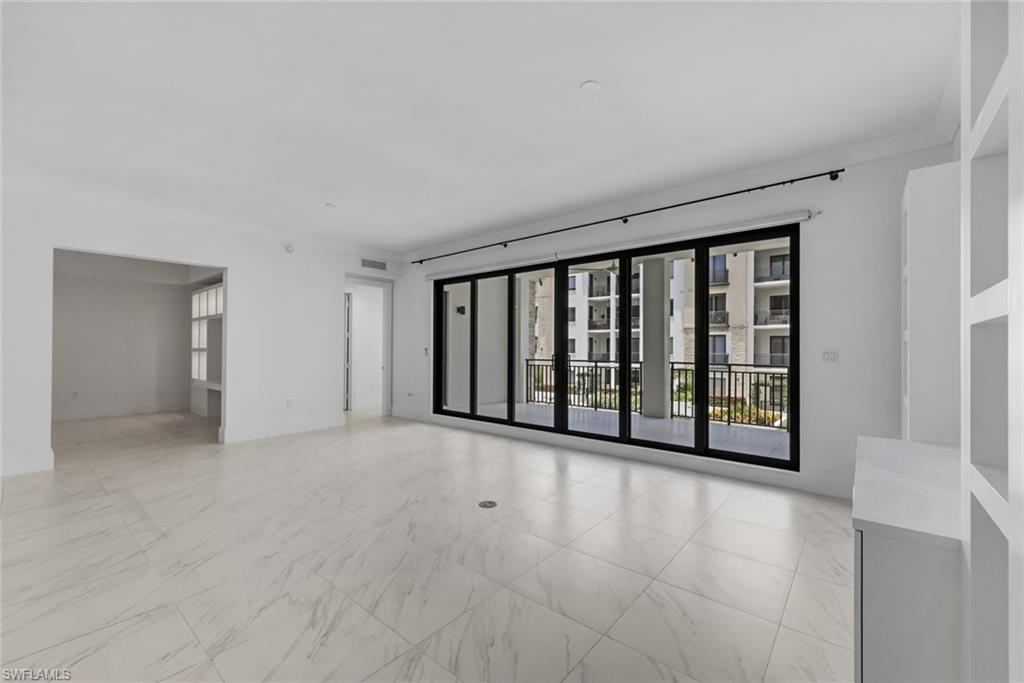 NAPLES SQUARE - Residential