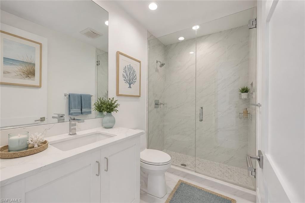 NAPLES SQUARE - Residential