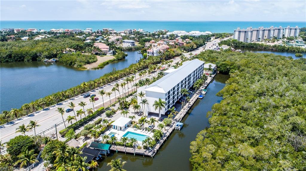 BONITA BEACH PLANTATION HOUSE - Residential