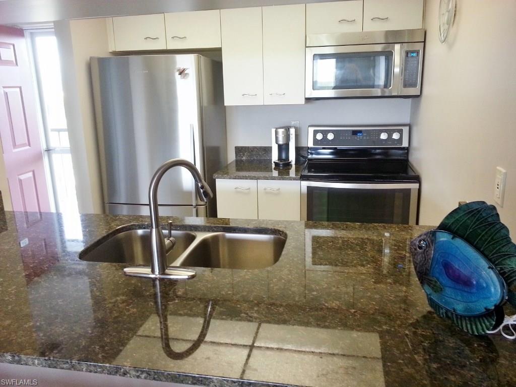 BONITA BEACH PLANTATION HOUSE - Residential