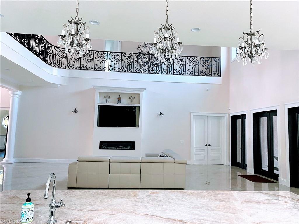 LIVINGSTON WOODS - Residential