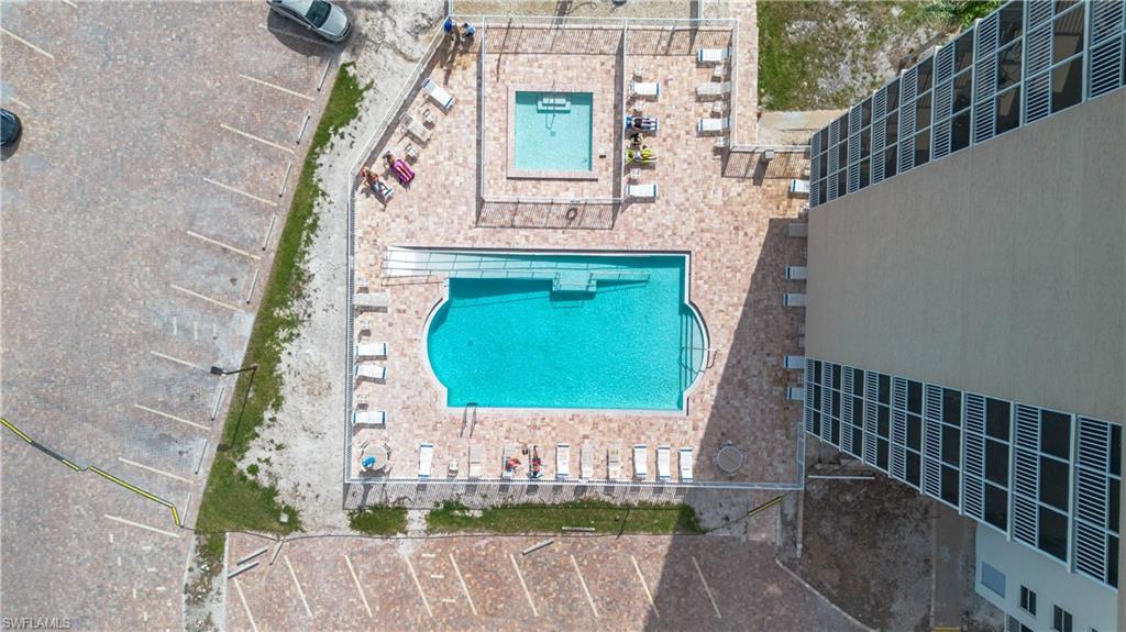 BEACH AND TENNIS CLUB - Residential