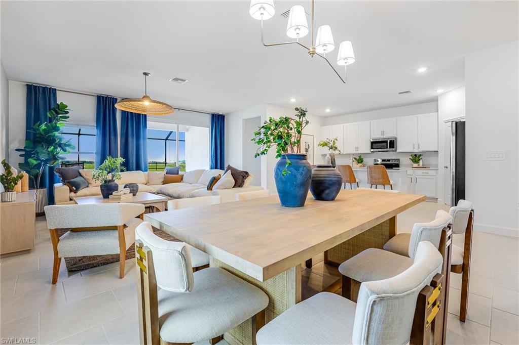 HAMPTON LAKES - Residential