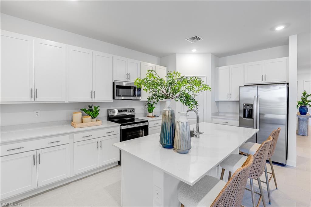 HAMPTON LAKES - Residential