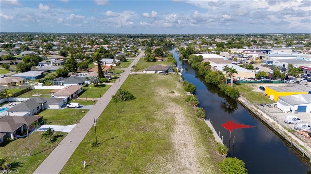 CAPE CORAL - Land