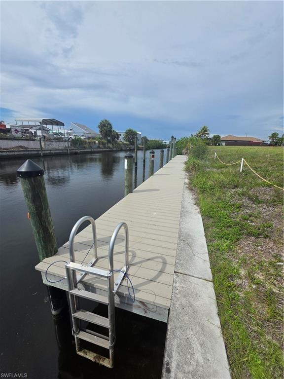 CAPE CORAL - Land
