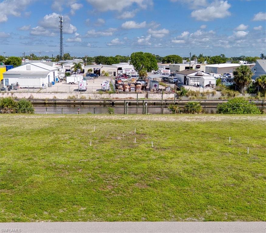 CAPE CORAL - Land