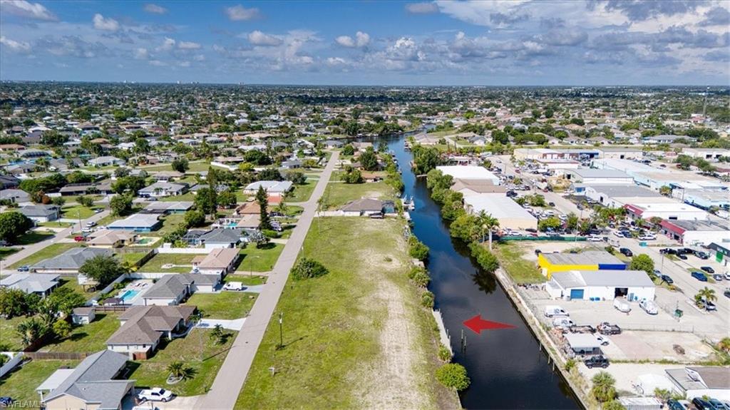 CAPE CORAL - Land