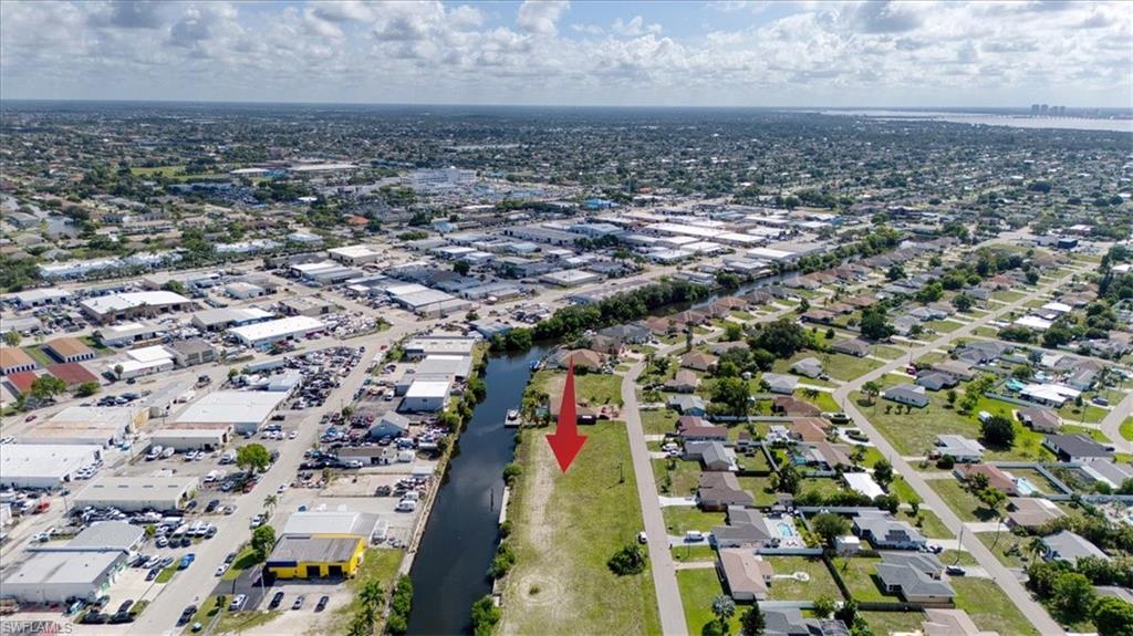 CAPE CORAL - Land