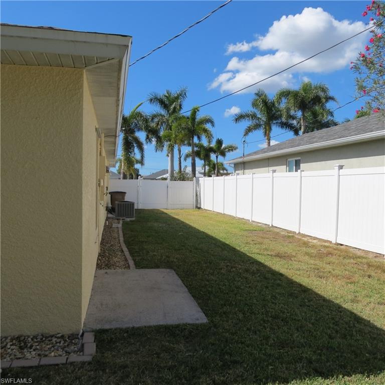 CAPE CORAL - Residential
