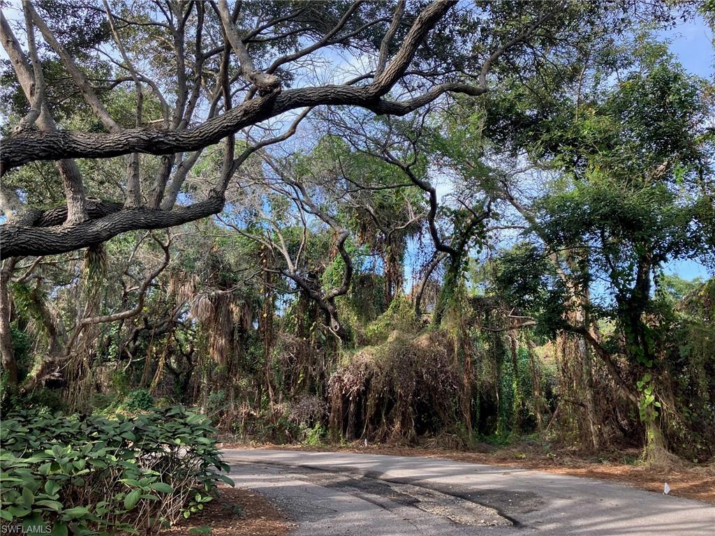 HIDEAWAY BEACH - Land