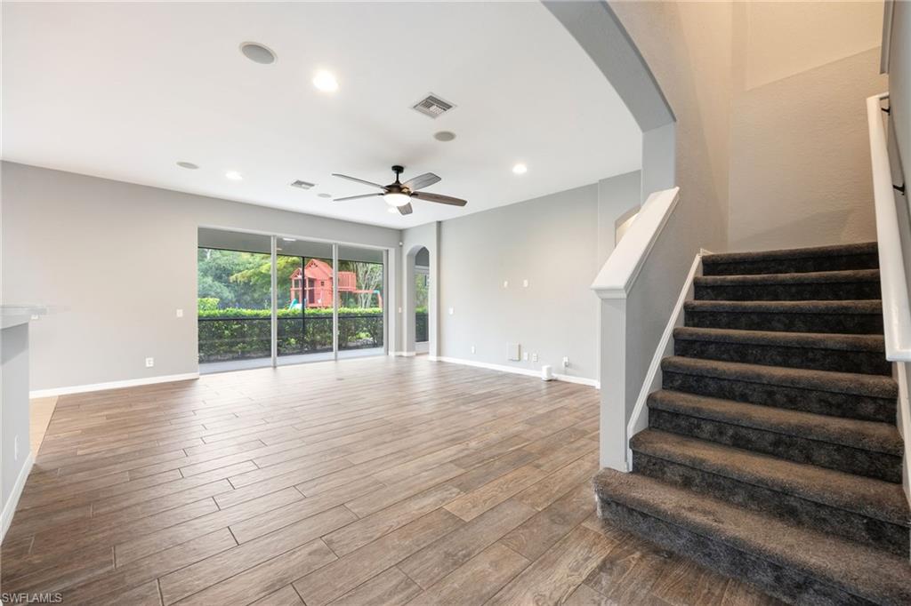 HAMPTON LAKES - Residential