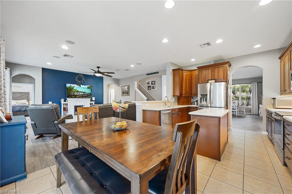 HAMPTON LAKES - Residential