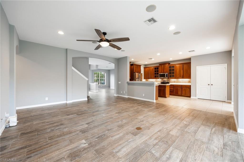 HAMPTON LAKES - Residential