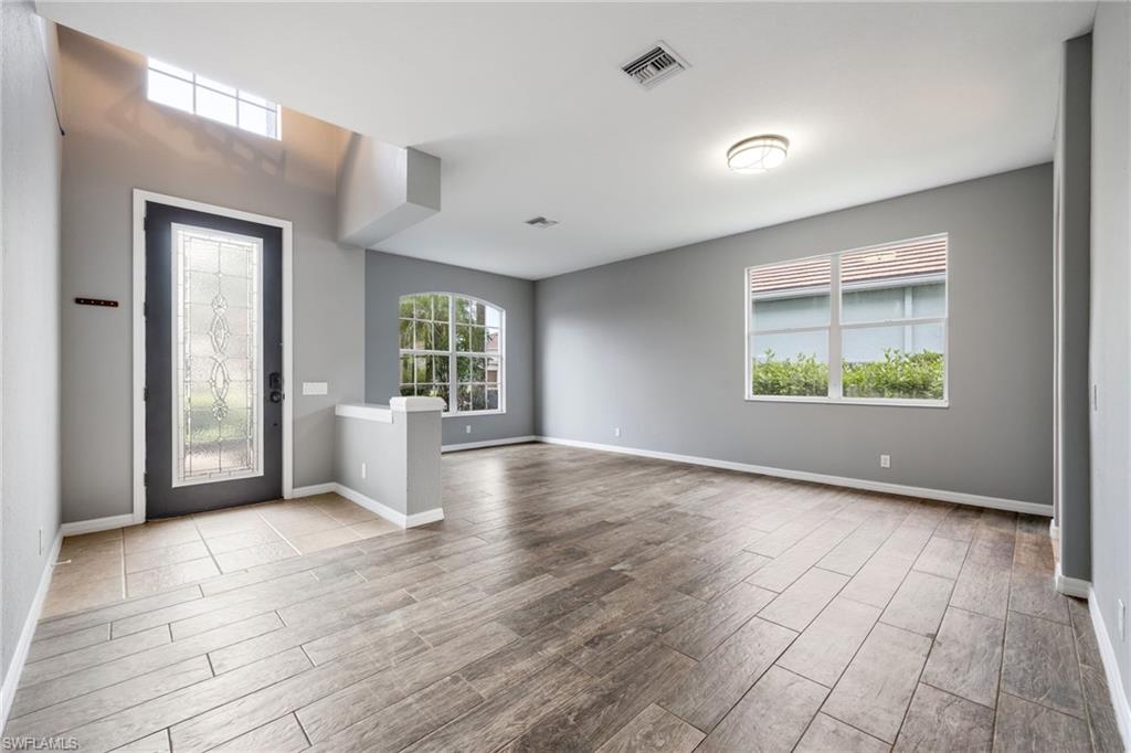 HAMPTON LAKES - Residential