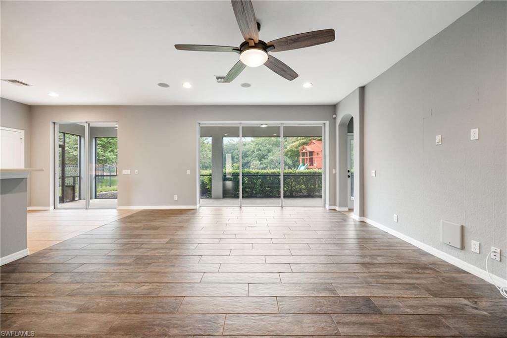 HAMPTON LAKES - Residential