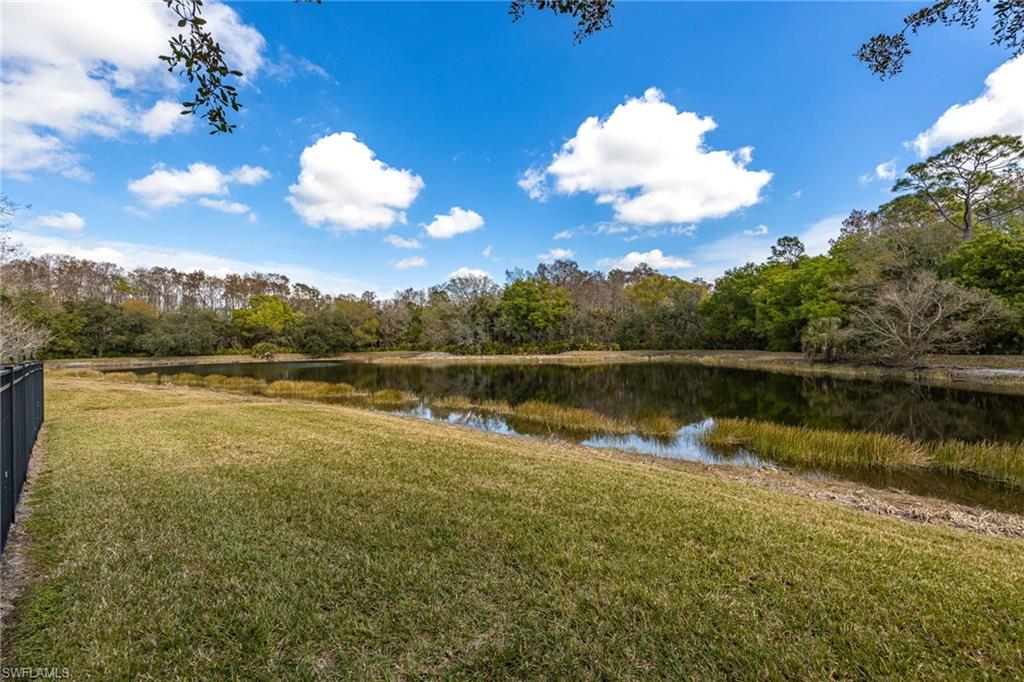 HAMPTON LAKES - Residential