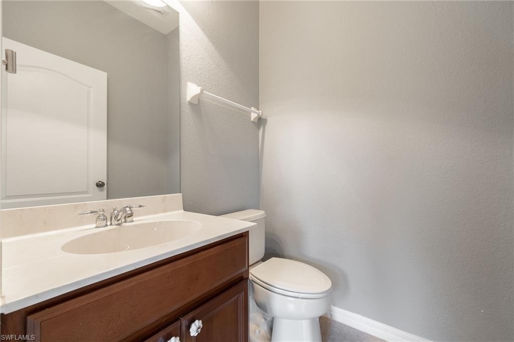 HAMPTON LAKES - Residential