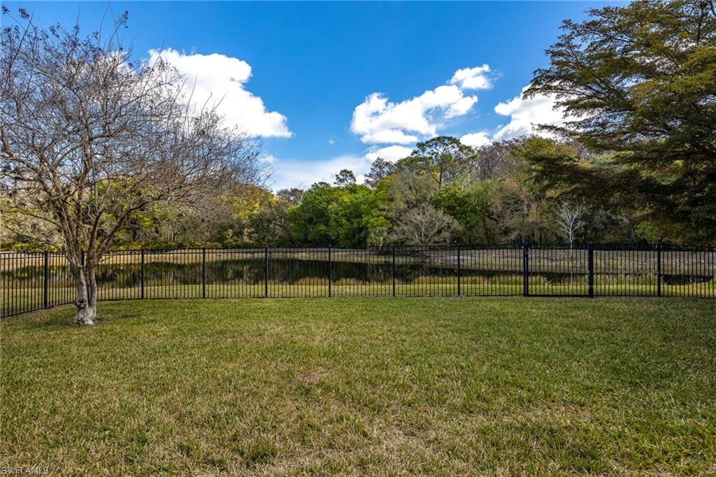 HAMPTON LAKES - Residential