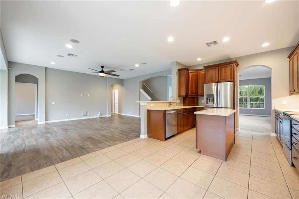 HAMPTON LAKES - Residential