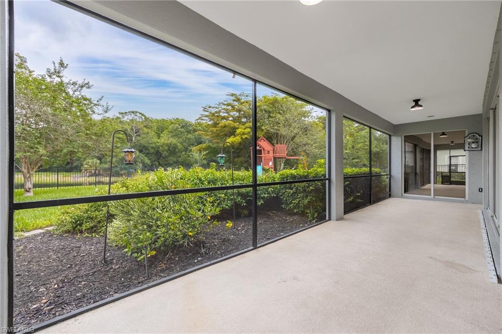 HAMPTON LAKES - Residential