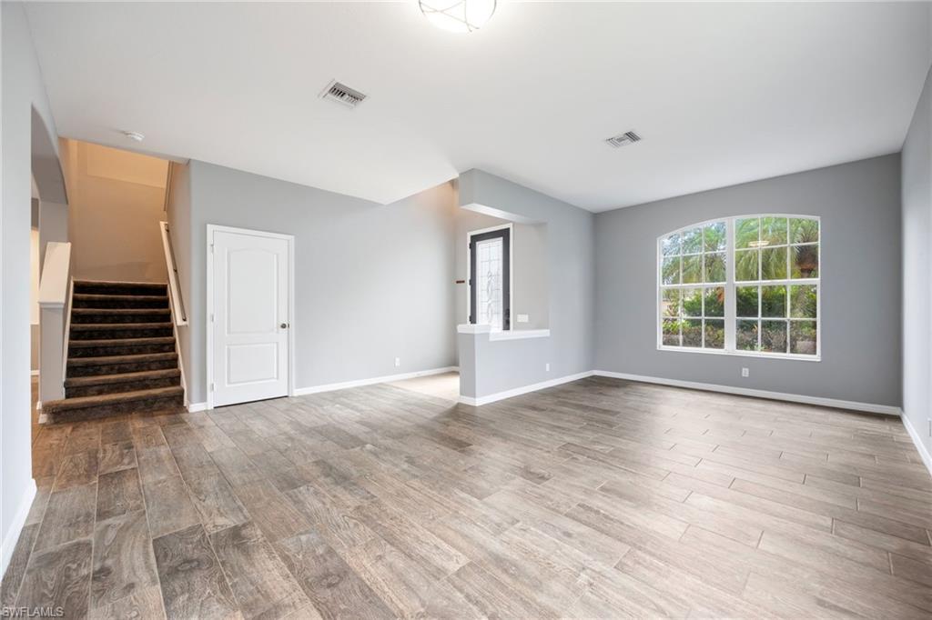 HAMPTON LAKES - Residential