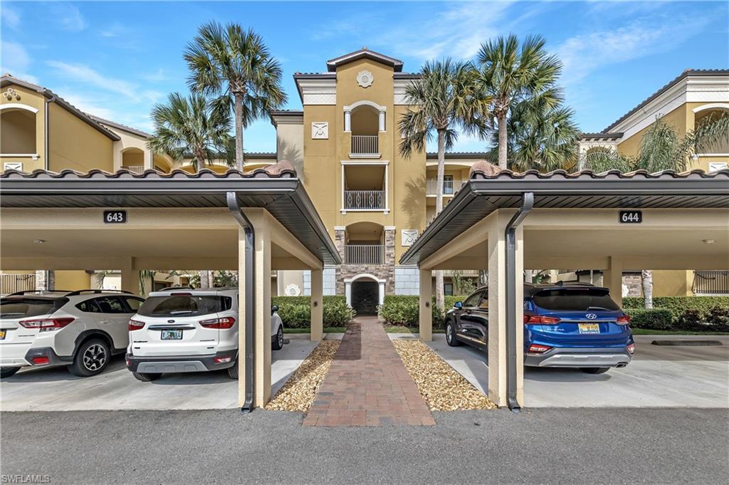***GOLF MEMBERSHIP***The Antonia floor plan is a 2 bedroom, 2 Bathroom, 3rd floor Condo, with Golf Course and Lake Views!! Inside boasts
stainless steel appliances, granite counter tops, crown molding, 20” porcelain tile, blinds, fans, lighting, and beautiful furniture! Bonita National’s
Resort Lifestyle includes massage spa, nail salon, Beach Entry Resort Pool, Outdoor Café Bar & Grill, Fitness Center, Aerobics, 8 tennis courts and
more!! The Bonita National Golf course was designed by Gordon G. Lewis; the course boasts an amazing aqua driving range and golf pro-shop. A
short drive will take you to pristine sandy beaches, exclusive shopping and dining. Transfer fees and golf cart fees applicable.
