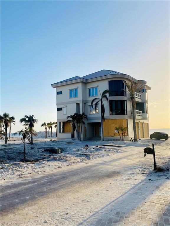 BAREFOOT BEACH - Residential