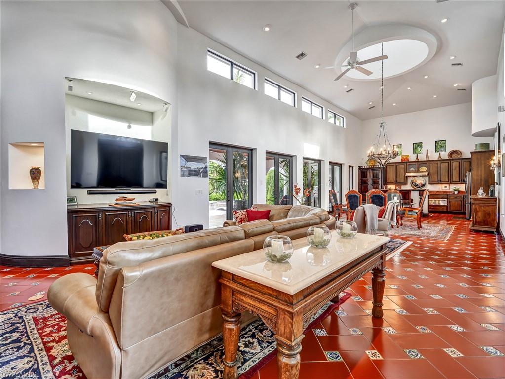 ROYAL HARBOR - Residential