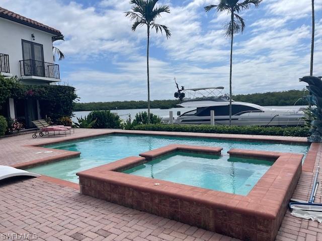 ROYAL HARBOR - Residential