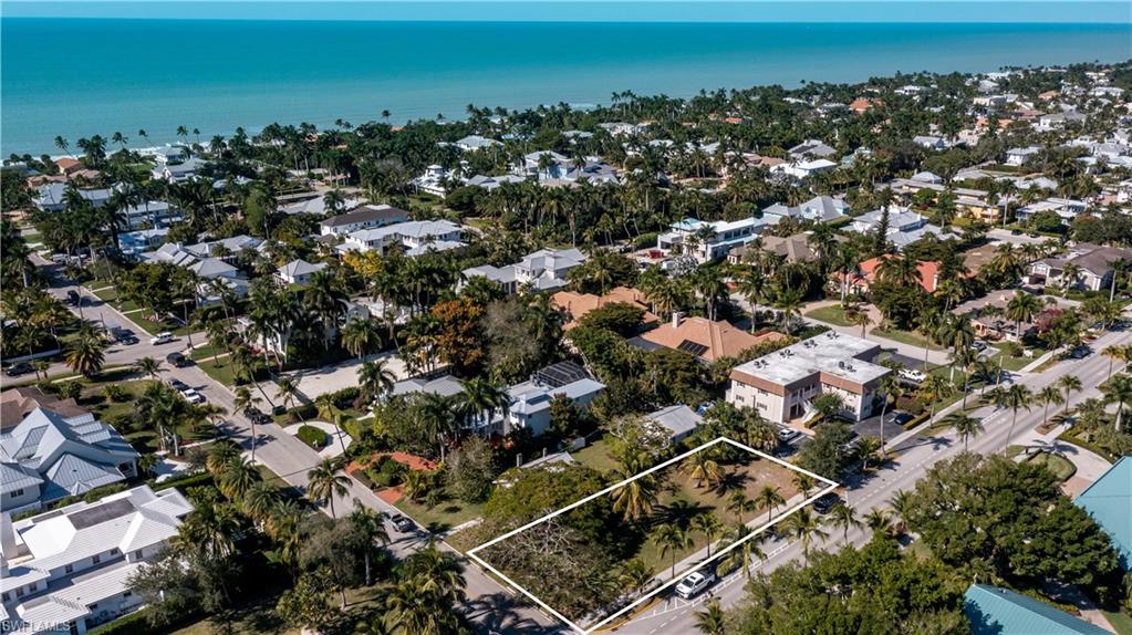 OLDE NAPLES - Land