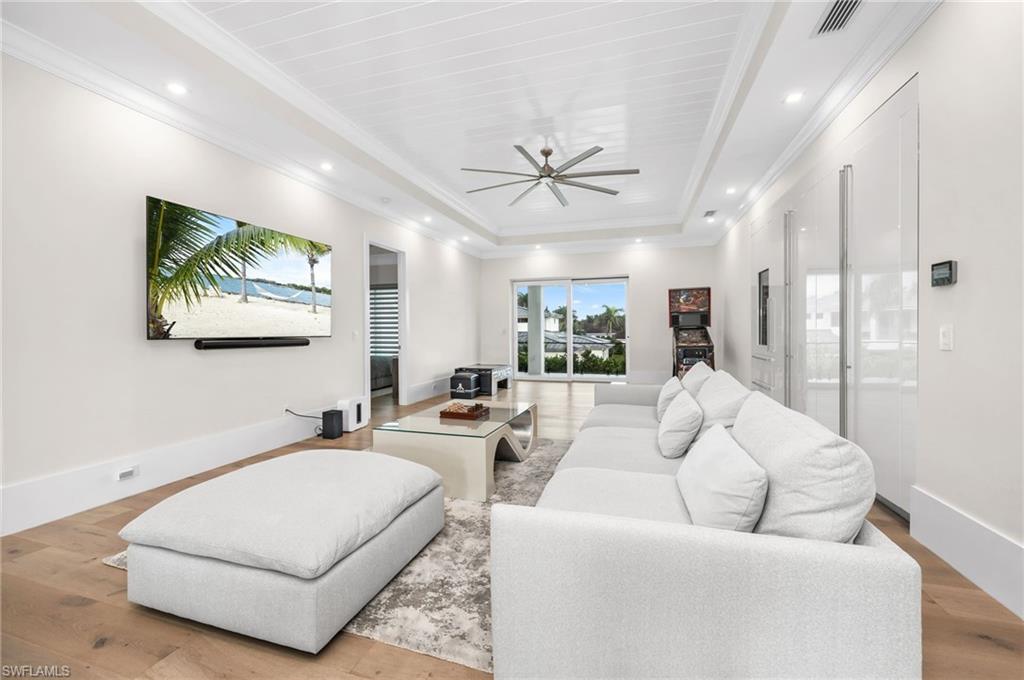 MOORINGS - Residential