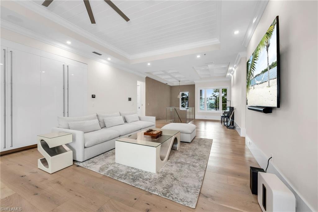 MOORINGS - Residential