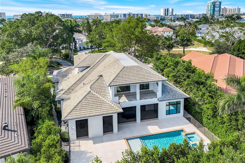 MOORINGS - Residential