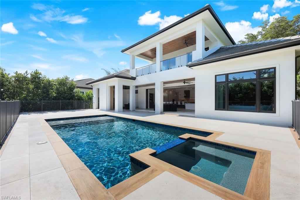 MOORINGS - Residential