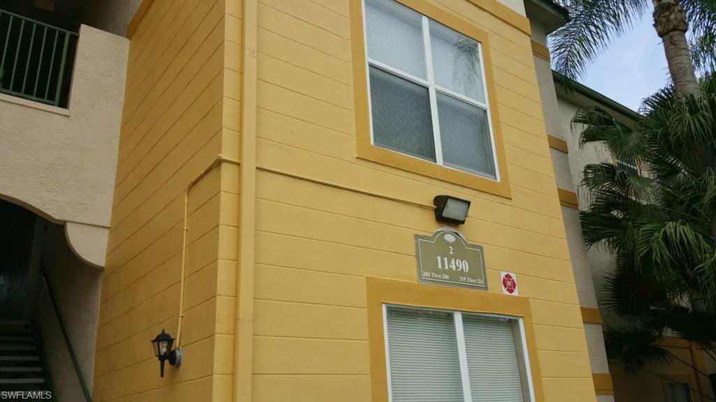 ROYAL GREENS - Residential