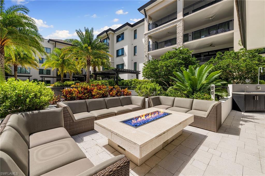 QUATTRO AT NAPLES SQUARE - Residential
